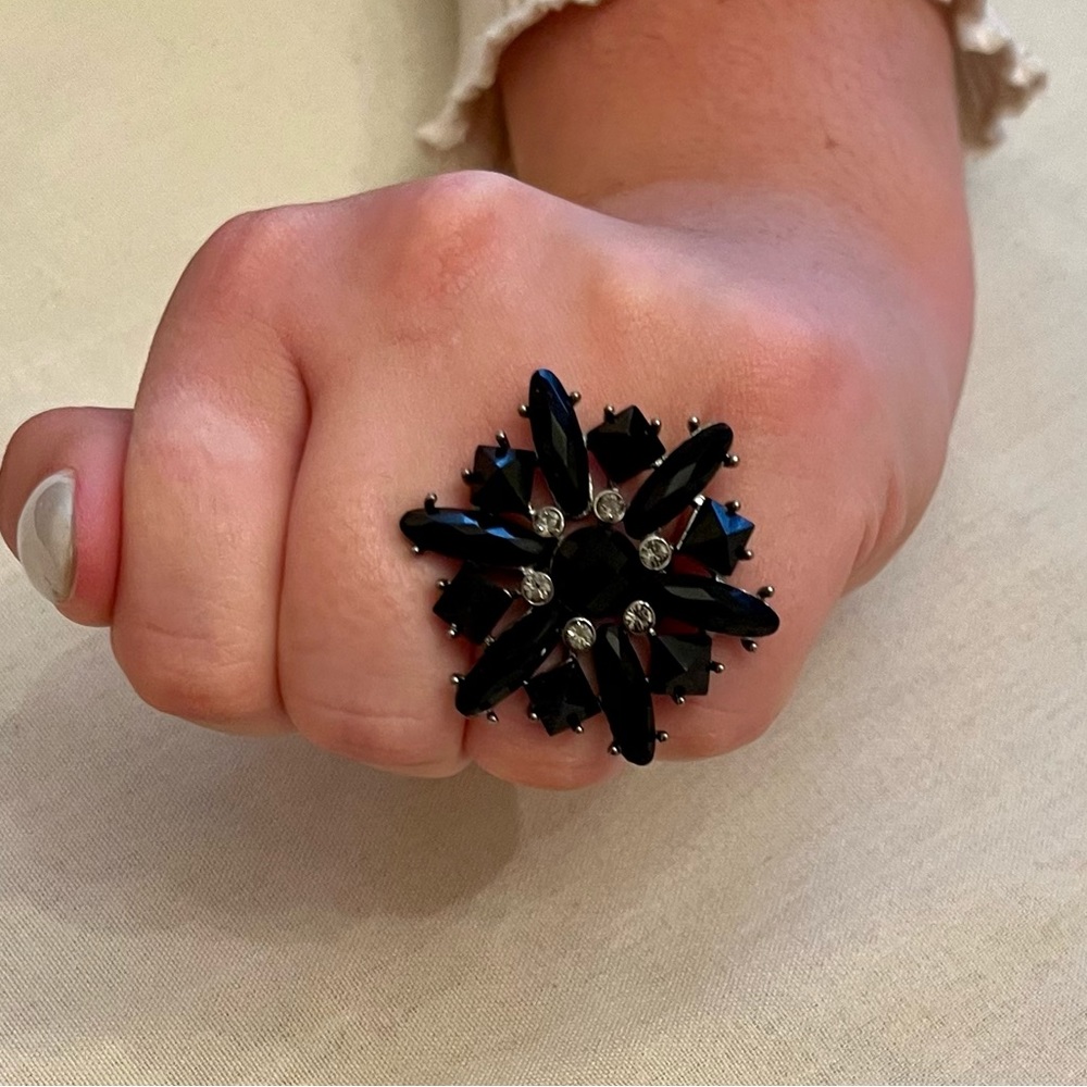 Givenchy Vintage Ring - Picture 9 of 16